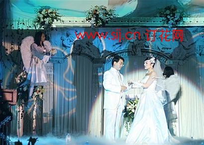 成都一私人婚礼堪比明星豪华演唱会 耗资40万[组图]